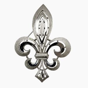 Crown Trifari Fleur De Lis Brooch Silver Tone Pin Brushed Smooth Shiny Wearable